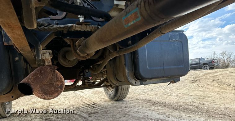 image for item NF9322 1997 GMC C6500 hook lift truck