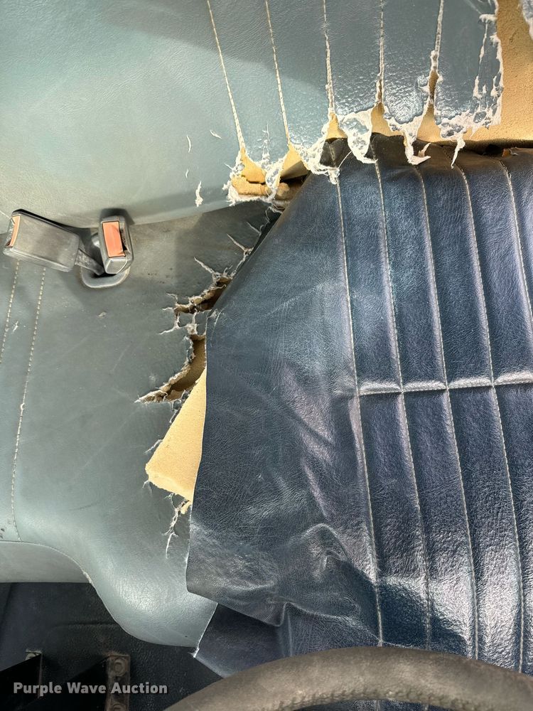 image for item NF9322 1997 GMC C6500 hook lift truck