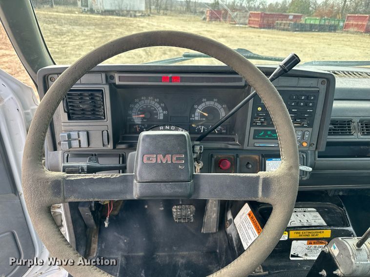 image for item NF9322 1997 GMC C6500 hook lift truck