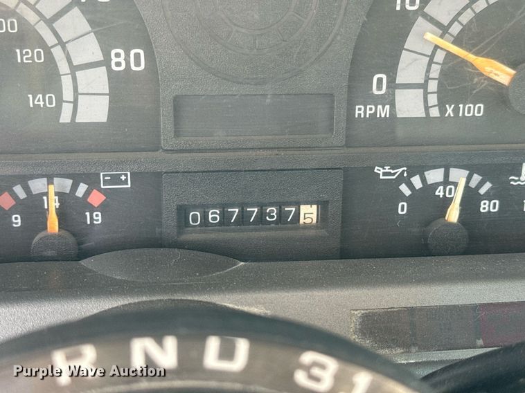 image for item NF9322 1997 GMC C6500 hook lift truck