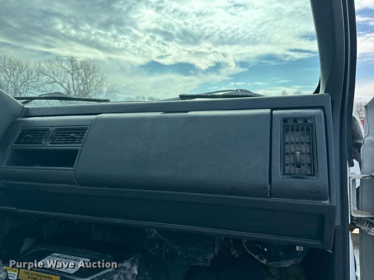 image for item NF9322 1997 GMC C6500 hook lift truck