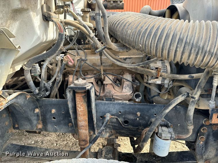 image for item NF9322 1997 GMC C6500 hook lift truck