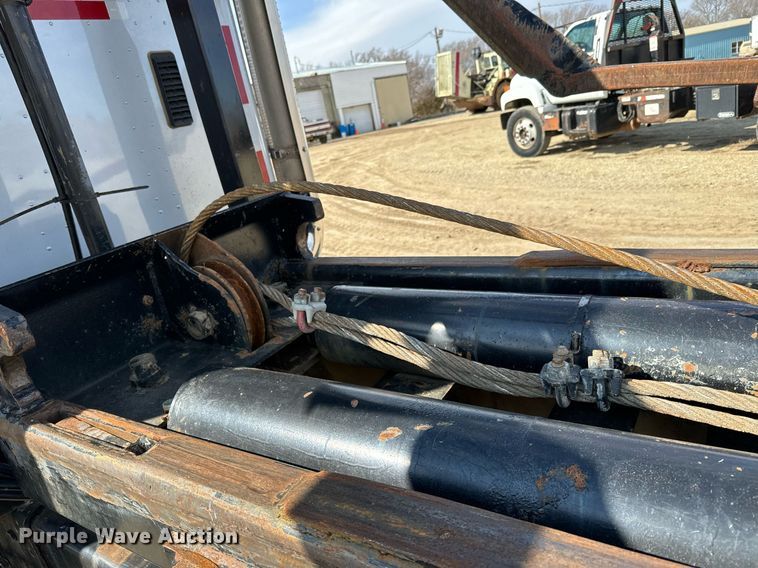 image for item NF9323 2011 International  Paystar roll-off container truck