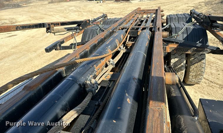 image for item NF9323 2011 International  Paystar roll-off container truck