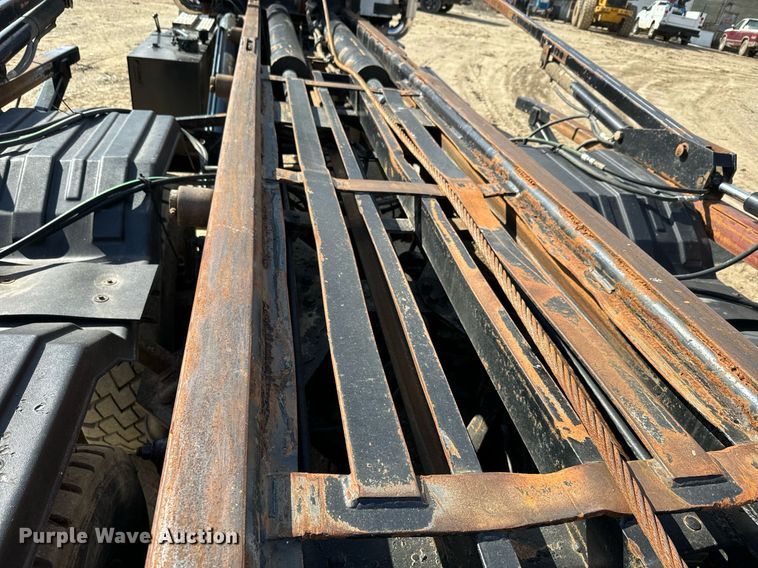 image for item NF9323 2011 International  Paystar roll-off container truck