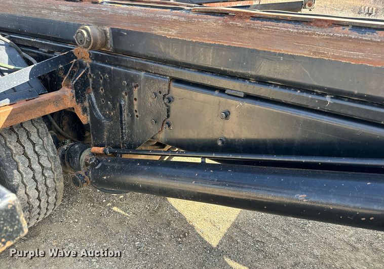 image for item NF9323 2011 International  Paystar roll-off container truck