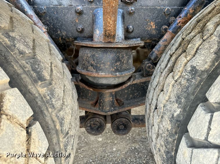 image for item NF9323 2011 International  Paystar roll-off container truck