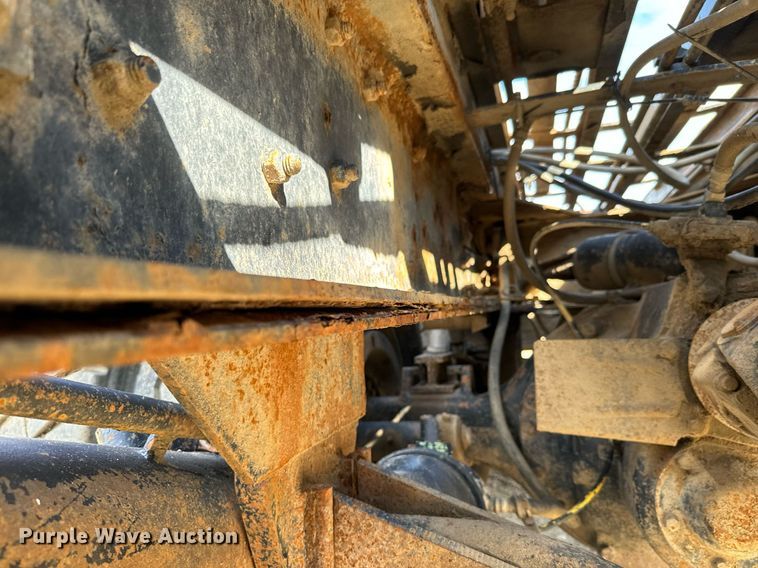 image for item NF9323 2011 International  Paystar roll-off container truck