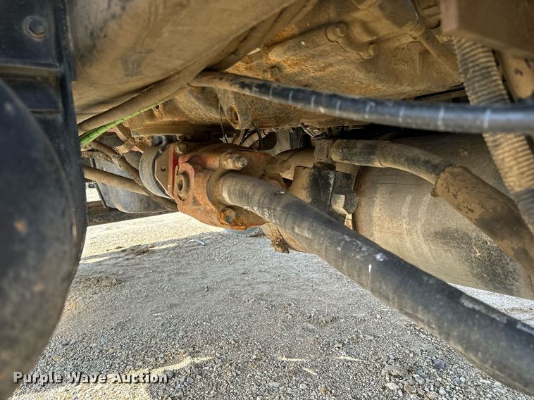 image for item NF9323 2011 International  Paystar roll-off container truck