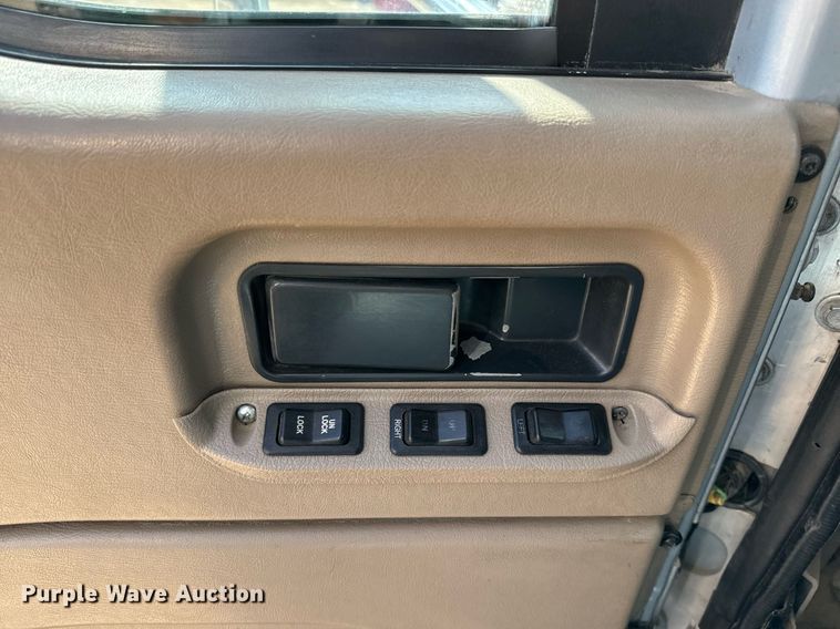 image for item NF9323 2011 International  Paystar roll-off container truck