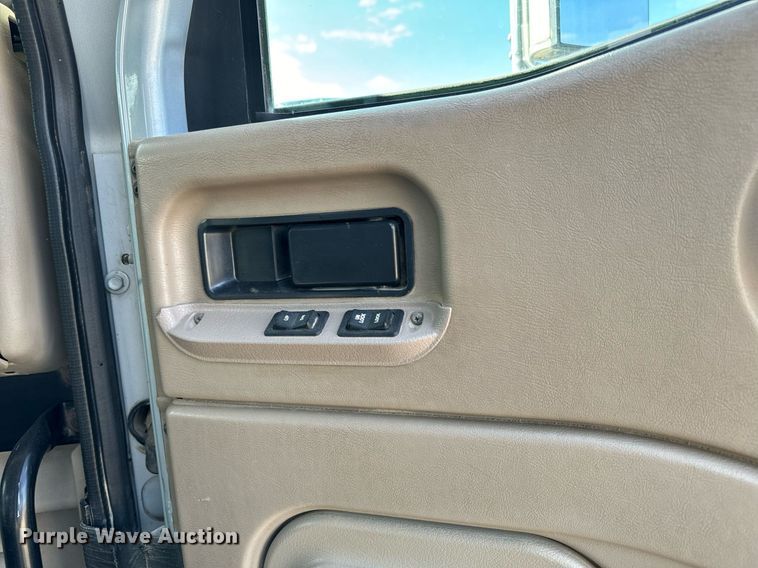 image for item NF9323 2011 International  Paystar roll-off container truck