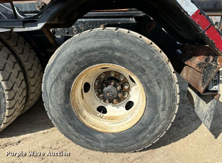 image for item NF9323 2011 International  Paystar roll-off container truck