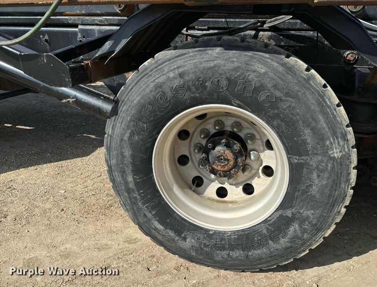 image for item NF9323 2011 International  Paystar roll-off container truck