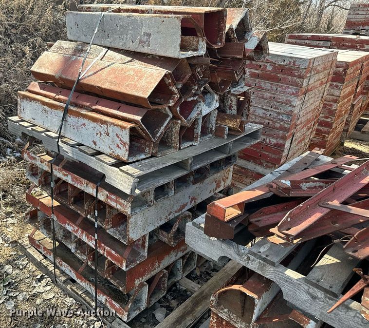 image for item NF9325 Symons concrete wall forms