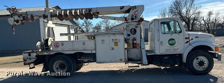 image for item NI9751 1995 International 4900 digger derrick truck