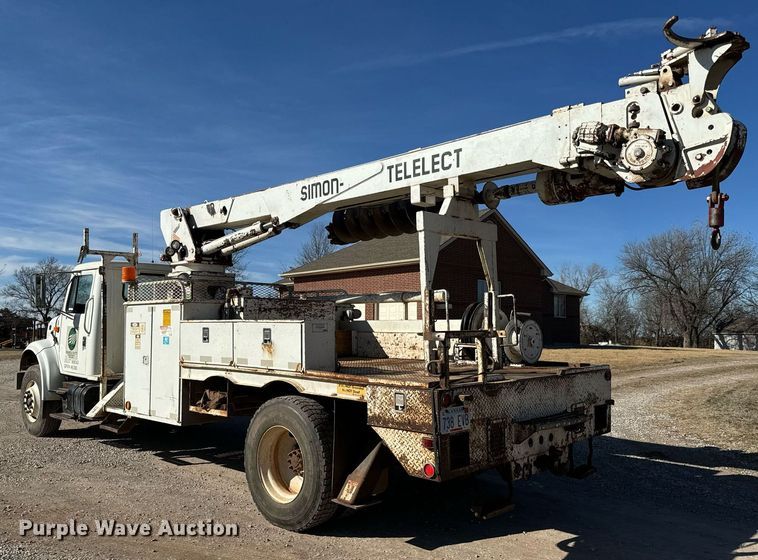 image for item NI9751 1995 International 4900 digger derrick truck