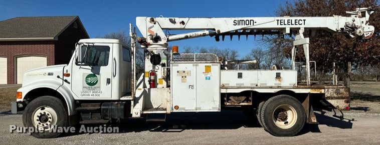 image for item NI9751 1995 International 4900 digger derrick truck