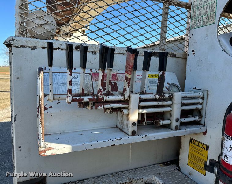 image for item NI9751 1995 International 4900 digger derrick truck