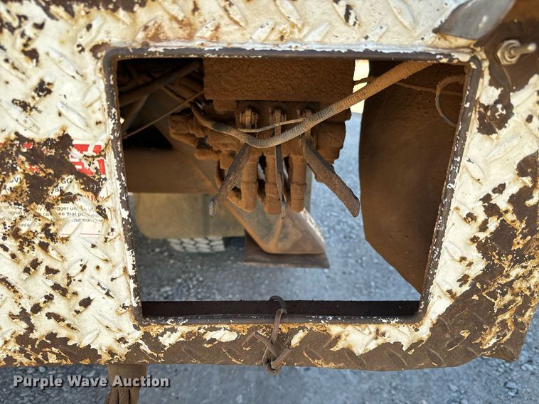 image for item NI9751 1995 International 4900 digger derrick truck