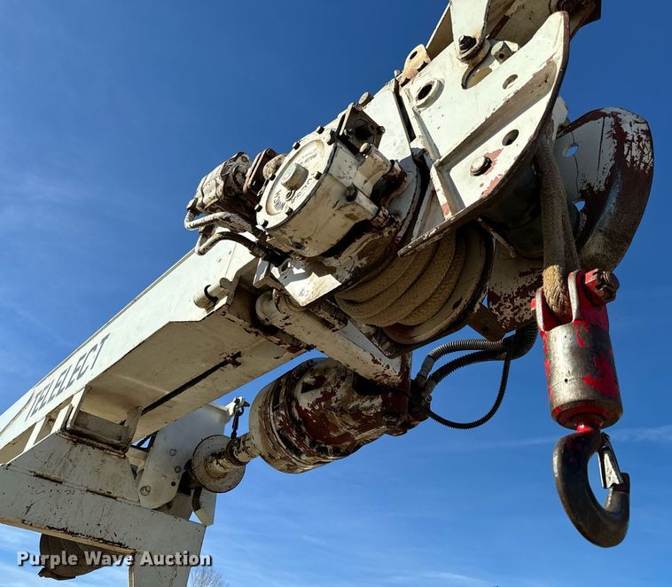 image for item NI9751 1995 International 4900 digger derrick truck