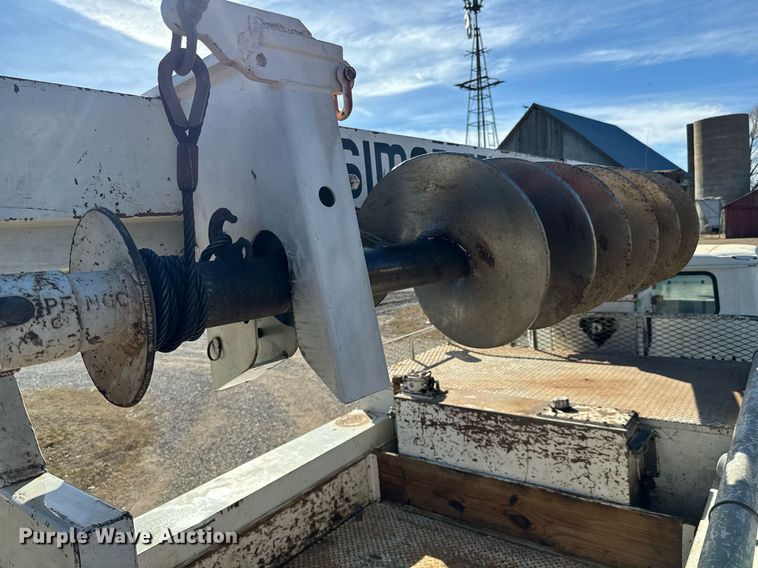 image for item NI9751 1995 International 4900 digger derrick truck