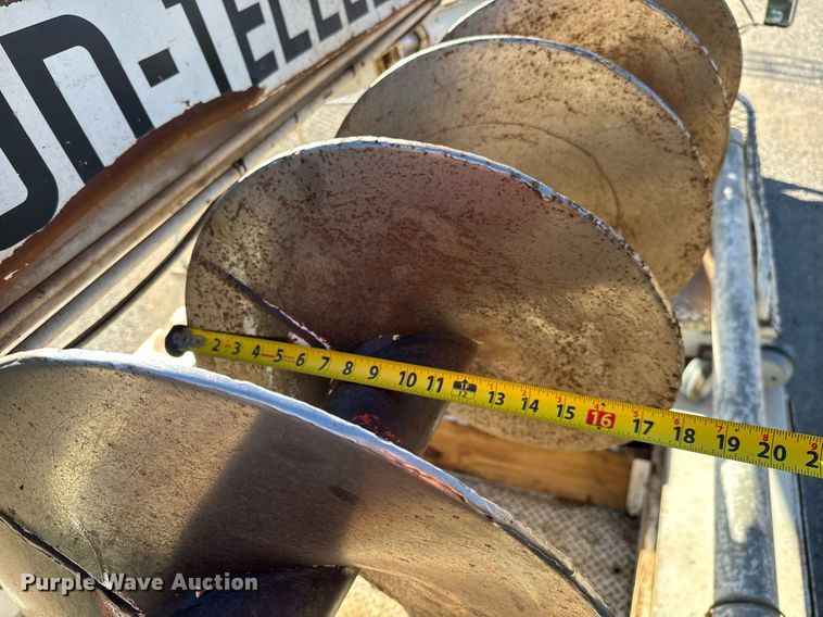 image for item NI9751 1995 International 4900 digger derrick truck