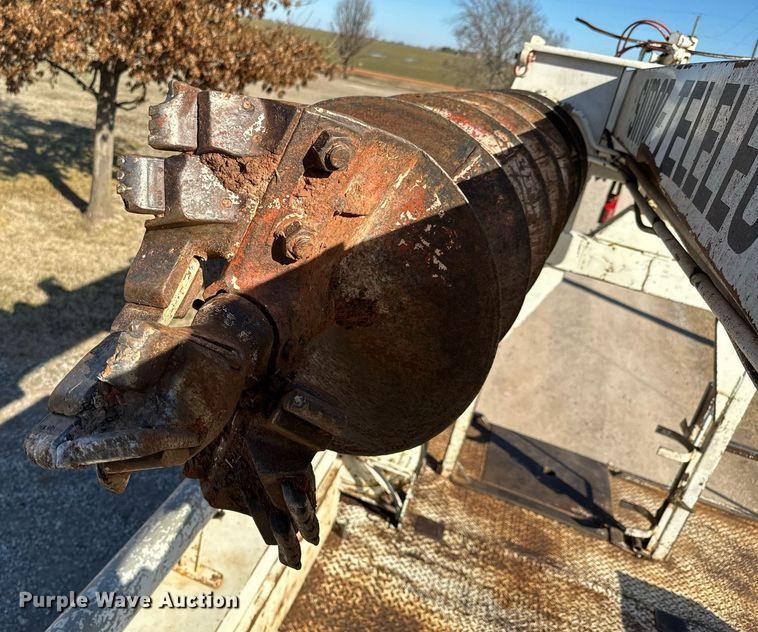 image for item NI9751 1995 International 4900 digger derrick truck