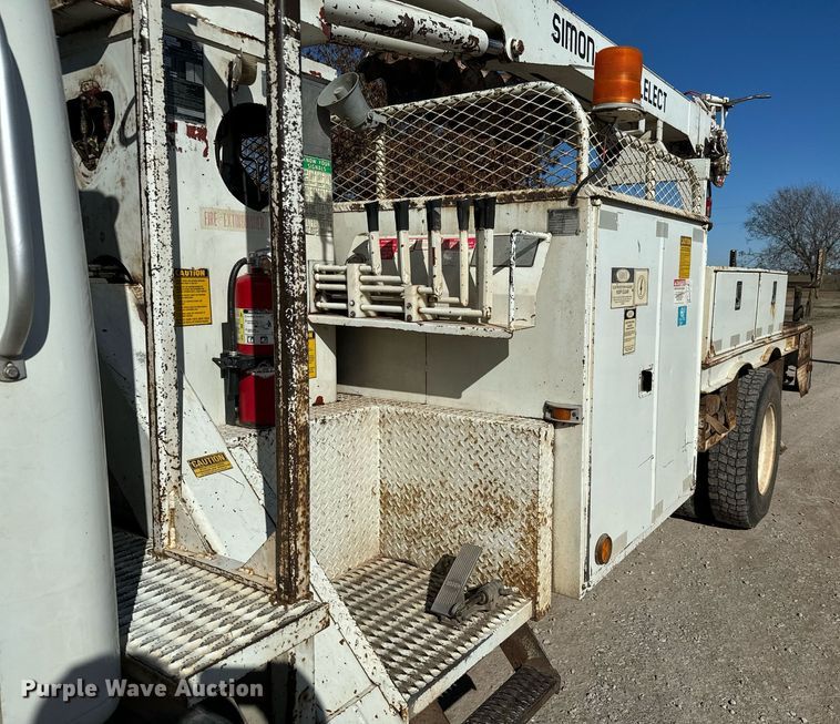 image for item NI9751 1995 International 4900 digger derrick truck