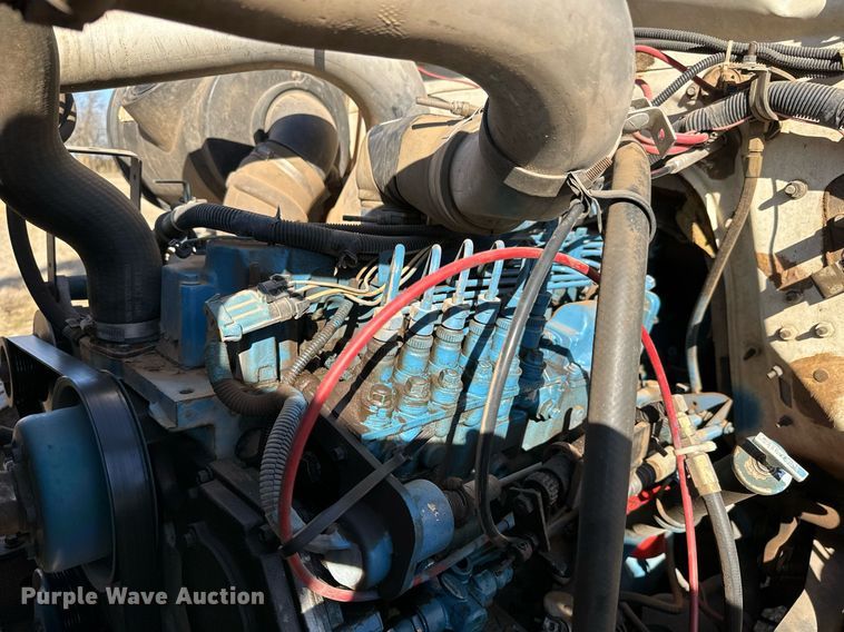 image for item NI9751 1995 International 4900 digger derrick truck