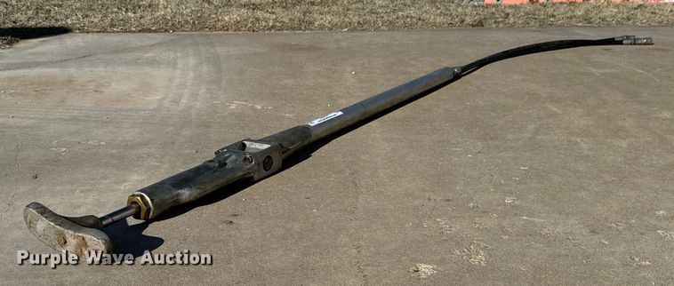 image for item NI9752 Greenlee Fairmont H4802 hydraulic pole tamper