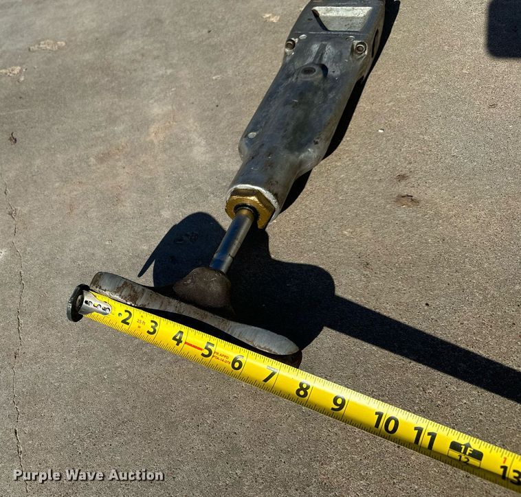 image for item NI9752 Greenlee Fairmont H4802 hydraulic pole tamper