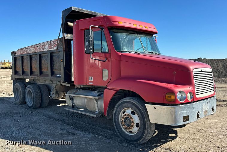 image for item NJ9296 1999 Freightliner Century Class dump truck
