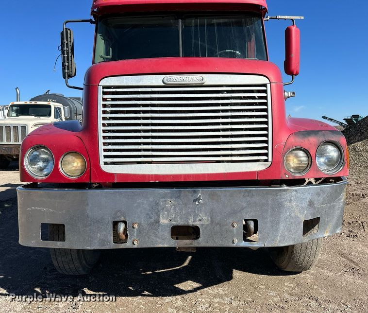 image for item NJ9296 1999 Freightliner Century Class dump truck