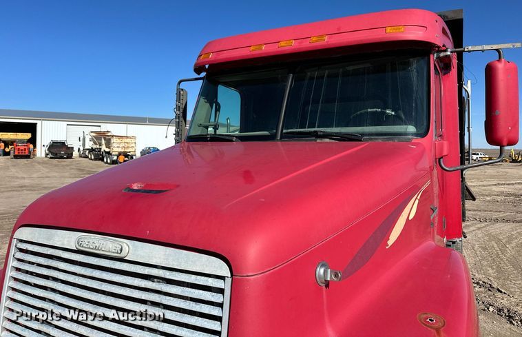 image for item NJ9296 1999 Freightliner Century Class dump truck