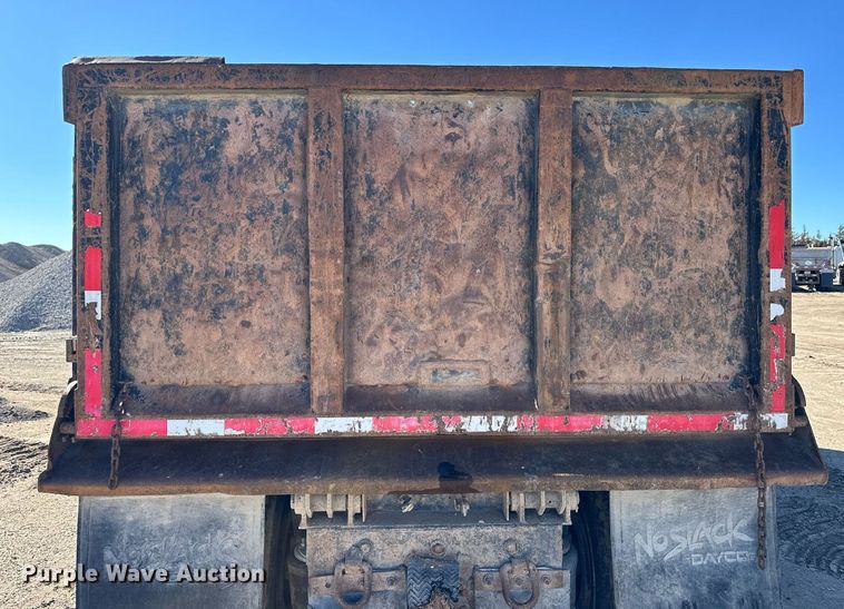 image for item NJ9296 1999 Freightliner Century Class dump truck