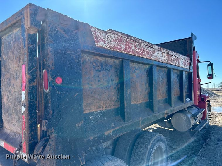 image for item NJ9296 1999 Freightliner Century Class dump truck