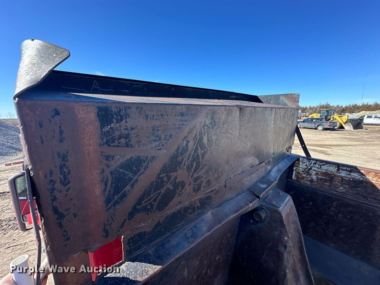 image for item NJ9296 1999 Freightliner Century Class dump truck