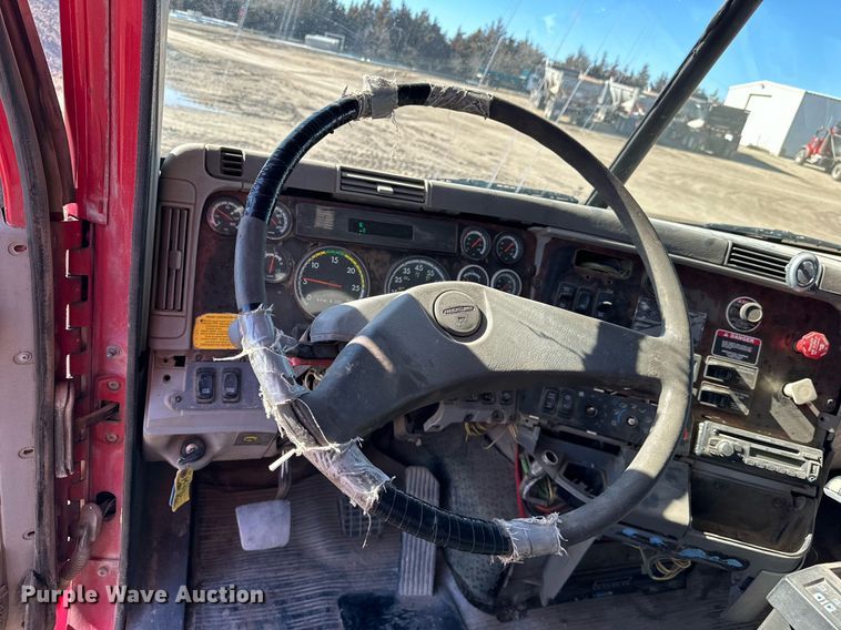 image for item NJ9296 1999 Freightliner Century Class dump truck