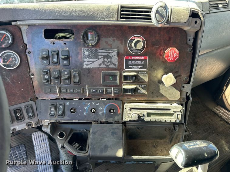 image for item NJ9296 1999 Freightliner Century Class dump truck