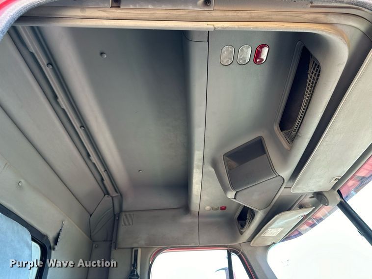 image for item NJ9296 1999 Freightliner Century Class dump truck