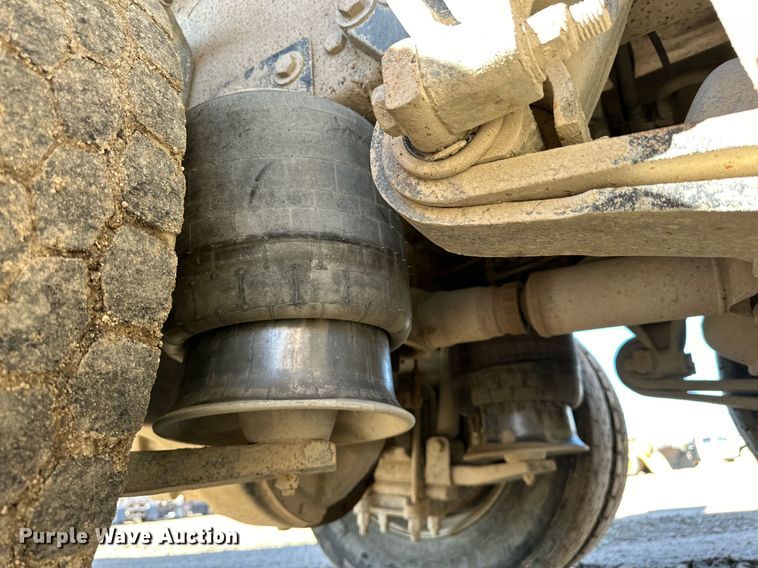 image for item NJ9296 1999 Freightliner Century Class dump truck