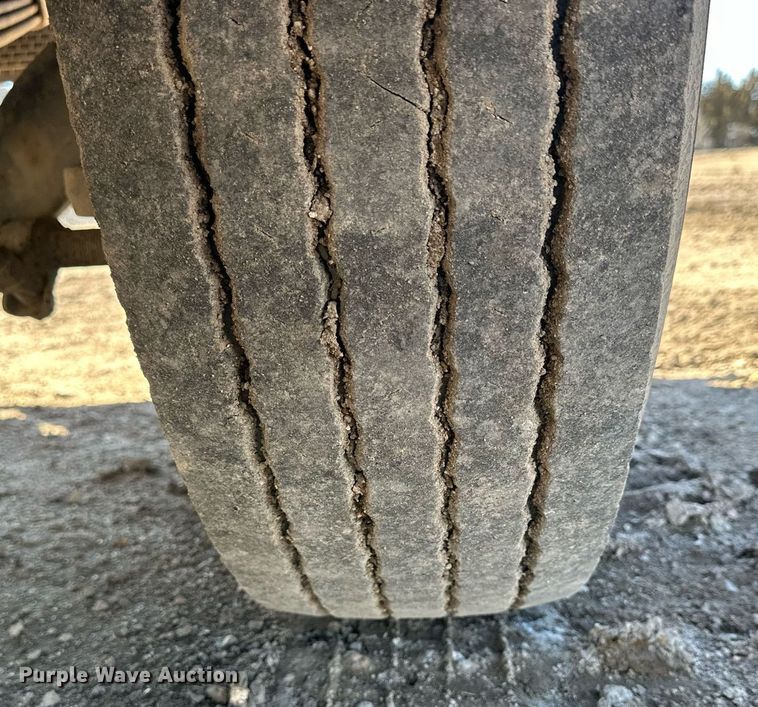 image for item NJ9296 1999 Freightliner Century Class dump truck