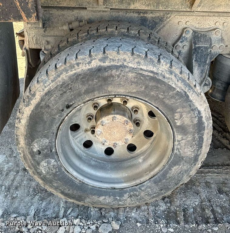 image for item NJ9296 1999 Freightliner Century Class dump truck