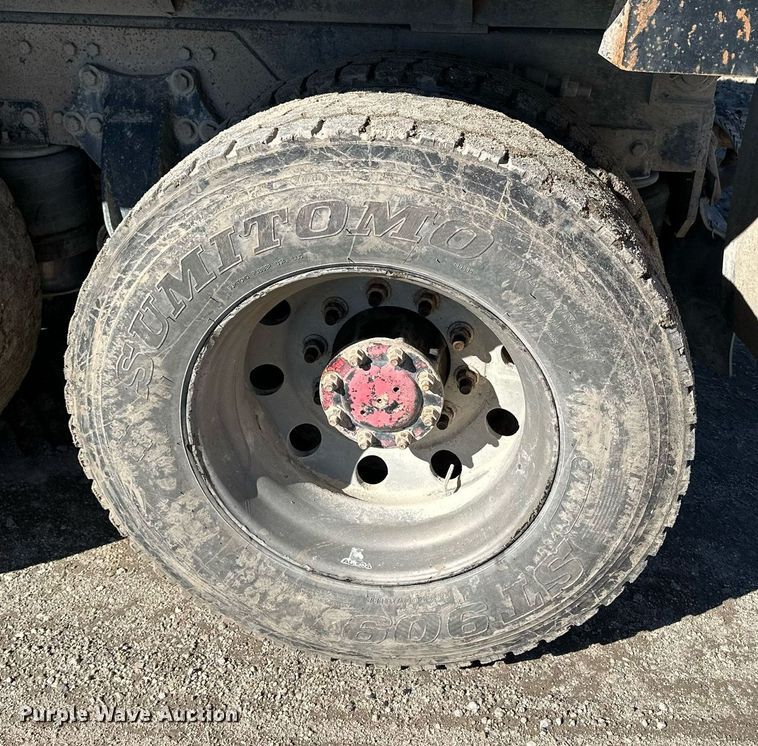 image for item NJ9296 1999 Freightliner Century Class dump truck