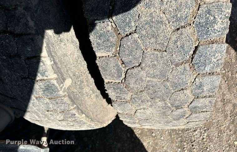 image for item NJ9296 1999 Freightliner Century Class dump truck