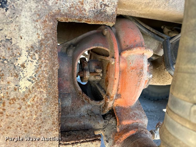 image for item NJ9297 1987 International  F2674 water truck