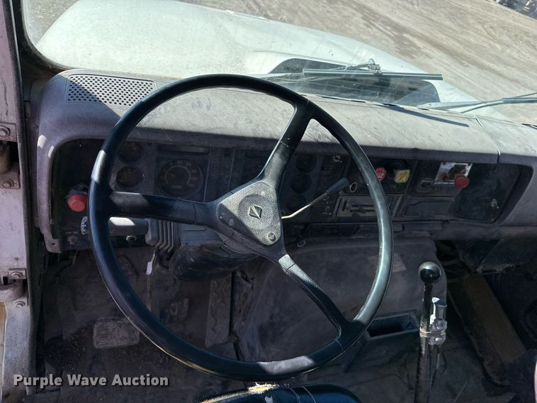 image for item NJ9297 1987 International  F2674 water truck