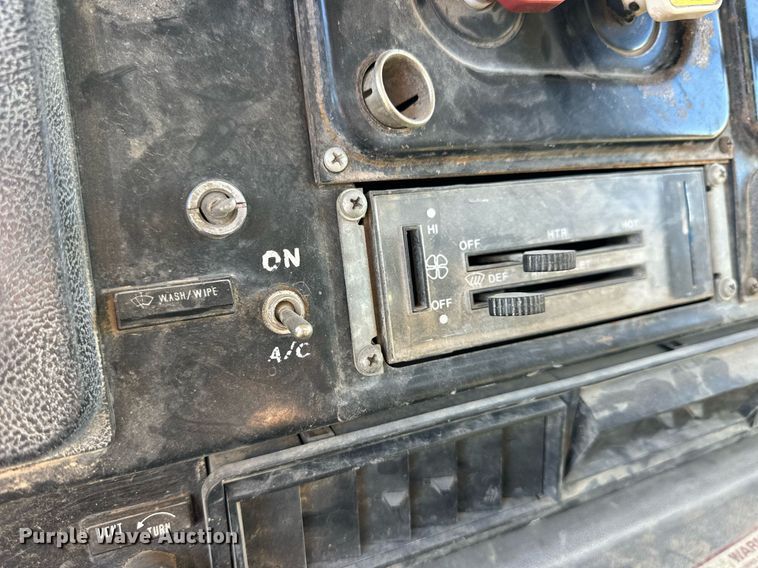 image for item NJ9297 1987 International  F2674 water truck