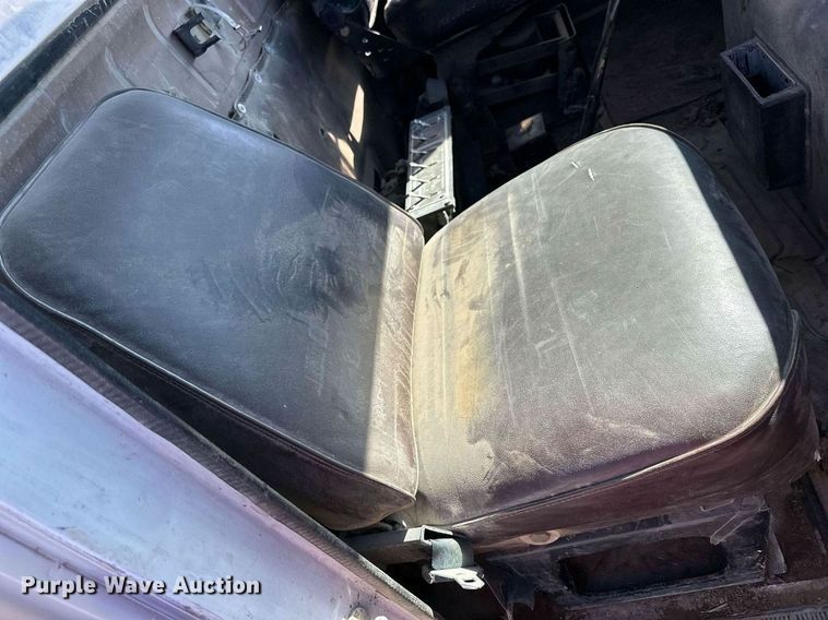 image for item NJ9297 1987 International  F2674 water truck