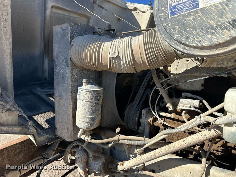 image for item NJ9297 1987 International  F2674 water truck